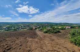 Teren intravilan de 580 mp, priveliste spre oras, Tomesti