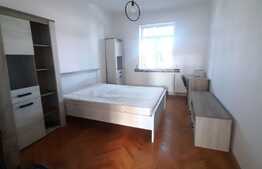 Apartament de 2 camere, 50mp, decomandat, parcare, zona Piata Unirii