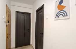Apartament modern, 3 camere, balcon, zona Pod Ros