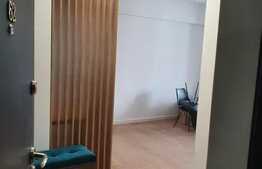 Apartament de 2 camere, lux, 50 mp, parcare, zona Tatarasi