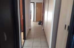 Apartament de 3 camere, 58 mp, etaj intermediar, zona SF. Lazar