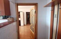 Apartament de 3 camere, 52.5 mp, semidecomandat, zona Baza 3