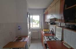 Apartament de 3 camere, 52.5 mp, semidecomandat, zona Baza 3