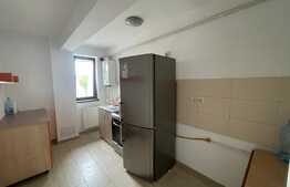 Apartament de 2 camere, decomandat, 46 mp, parcare, zona Bucium