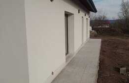 Casa 125 mp, teren de 550 mp, terasa, Miroslava