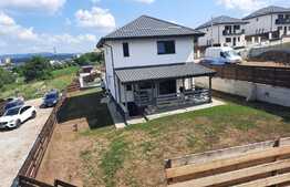 Casa cu beci, 120 mp utili, teren de 500 mp, Miroslava