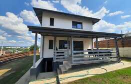 Casa cu beci, 120 mp utili, teren de 500 mp, Miroslava