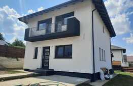 Casa cu beci, 120 mp utili, teren de 500 mp, Miroslava