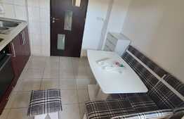 Apartament de 2 camere, decomandat, etaj intermediar, zona Canta