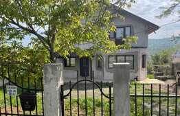 Casa individuala, 100 mp, teren 1340 mp, terasa, zona Bucium 