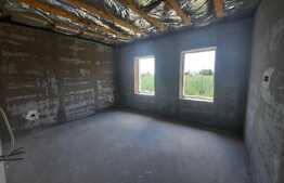 Casa cu 4 camere, 90 mp utili, 475 mp teren, Vorovesti