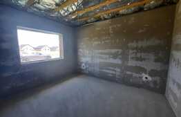 Casa cu 4 camere, 90 mp utili, 475 mp teren, Vorovesti