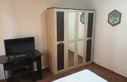Apartament de 3 camere, decomandat, 70 mp, zona Nicolina