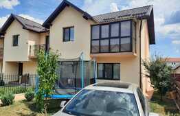 Casa de 4 camere, 102 mp utili, canalizare, Lunca Cetatuii