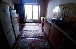 Casa individuala, 3 camere, 130 mp, zona Nicolina