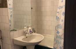 Apartament de 3 camere, decomandat, 70 mp, modern, zona UMF