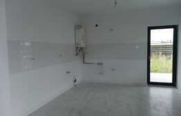 Casa cu 3 camere de 85 mp utili, 400 mp teren, zona Vorovesti