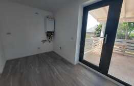 Casa cu planseu de beton, 87 mp, 500 mp de teren, Pietraria