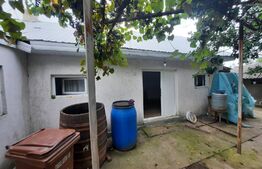 Casa de vacanta, 3 camere, teren 1621 mp, Piciorul Lupului