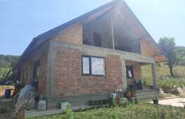 Casa langa padure de 118 mp, teren de 1740 mp, Padureni