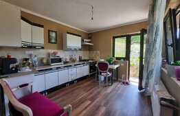 Casa de vacanta, langa padure, teren de 1740 mp, Padureni