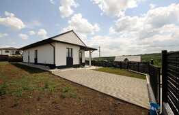 Casa de 4 camere, 100 mp utili, 500 mp teren, Valea Adanca