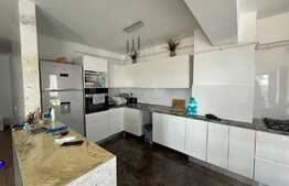 Apartament de 3 camere, 2 bai, 82 mp, parcare, Valea Lupului