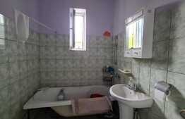 Apartament 2 camere, decomandat, 44mp, 120 mp teren, zona centrala