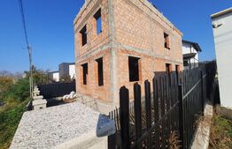 Casa de 4 camere, 106 mp, 210 mp teren, zona Visani