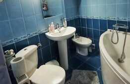 Apartament de 3 camere, 74 mp, zona Gradinari