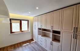 Apartament 3 camere, 80 mp, decomandat, zona Ultracentrala