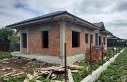 Casa de 105 mp, teren de 500 mp, terasa, Vorovesti