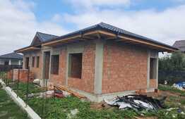 Casa de 105 mp, teren de 500 mp, terasa, Vorovesti