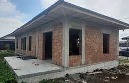 Casa de 3 camere, 105 mp, teren de 500 mp, Vorovesti