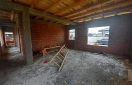 Casa de 3 camere, 105 mp, teren de 500 mp, Vorovesti