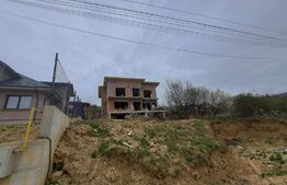 Casa cu 6 camere, 250 mp, teren 600 mp, zona Bucium