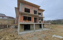 Casa cu 6 camere, 250 mp, teren 600 mp, zona Bucium