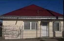 Casa cu 3 camere, 100 mp, teren 750 mp, zona Bivolari