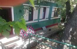 Casa cu 3 camere, 80 mp, teren 524 mp, zona Tatarasi