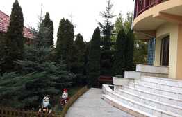 Casa cu 7 camere, 256 mp, teren 500 mp, zona Bucium