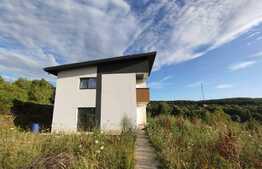 Casa cu 4 camere, 125 mp, teren 1000 mp, zona Bucium