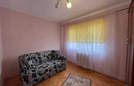 Apartament de 2 camere, 50 mp, decomandat, zona Continental