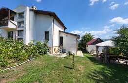 Casa cu garaj D+P+E, 180 mp, 914 mp teren, Barnova