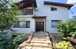 Casa cu garaj D+P+E, 180 mp, 914 mp teren, Barnova