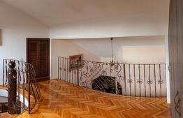 Apartament deosebit pe 2 niveluri, 3 dormitoare, parcare, zona Central