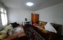 Casa batraneasca cu anexa, 1600 mp teren, Piciorul Lupului