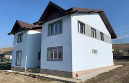 Cladire stil irlandez,300 mp utili, Letcani, la strada