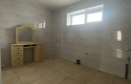 Cladire stil irlandez,300 mp utili, Letcani, la strada