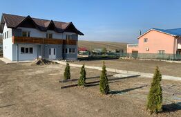 Cladire stil irlandez,300 mp utili, Letcani, la strada