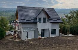 Casa 4 camere 255 mp zona Barnova